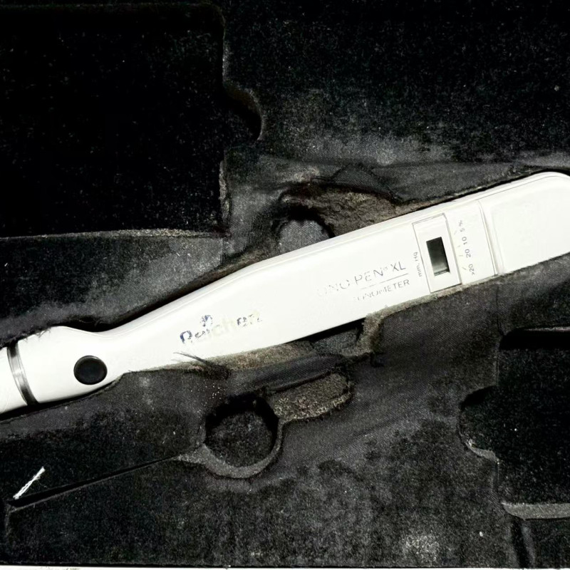Applanation Tonometer