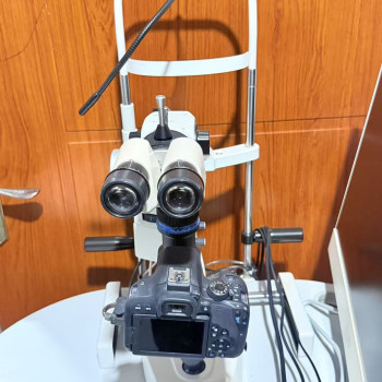 Slit-lamp microscope